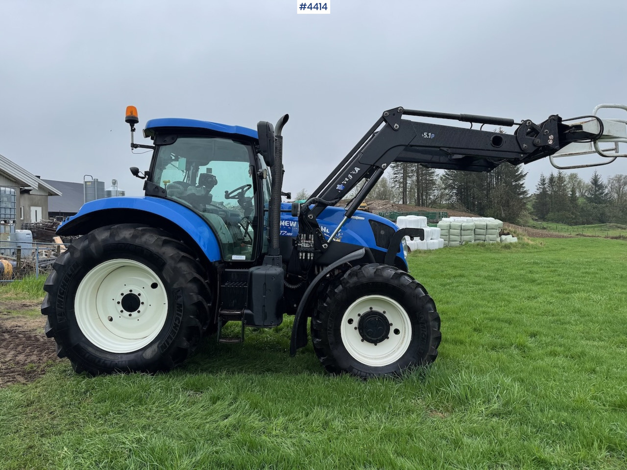 2015 New Holland T7.185 Auto Command w/Front Loader - Máy cày: hình 3 2015 New Holland T7.185 Auto Command w/Front Loader - Máy cày: hình 3