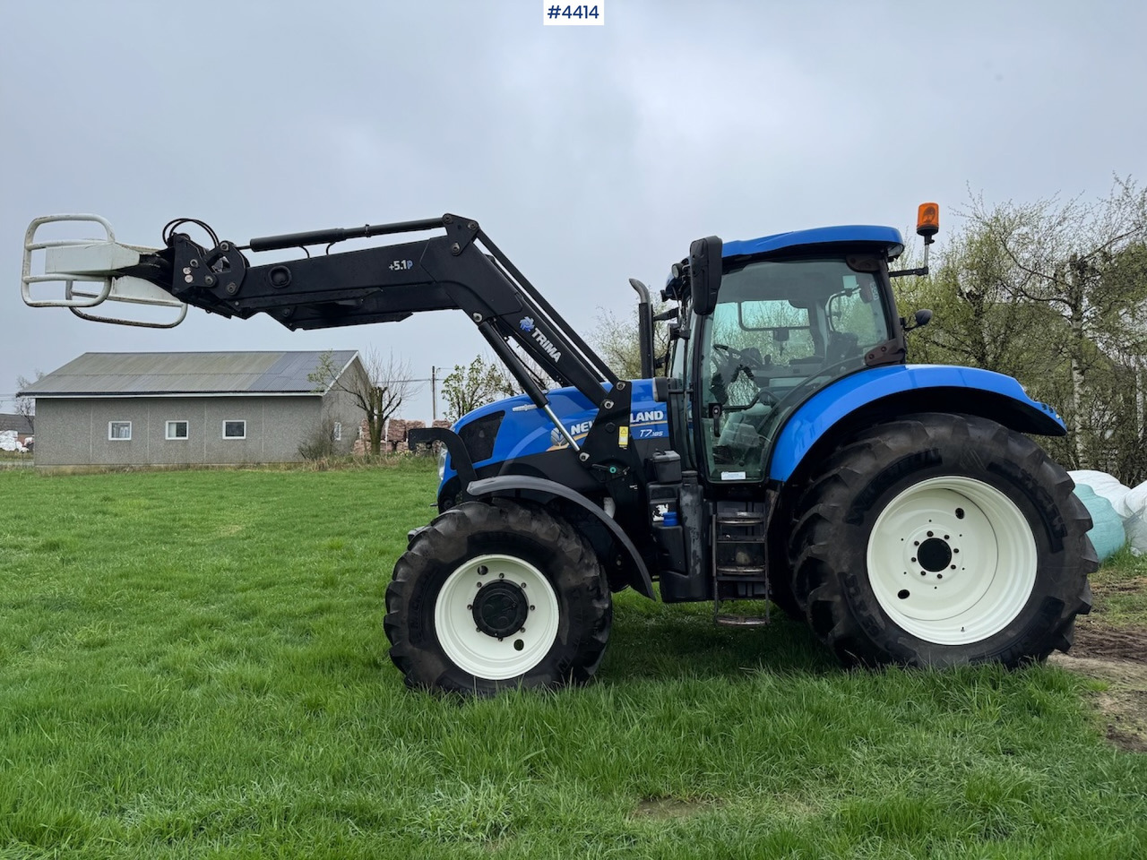 2015 New Holland T7.185 Auto Command w/Front Loader - Máy cày: hình 5 2015 New Holland T7.185 Auto Command w/Front Loader - Máy cày: hình 5