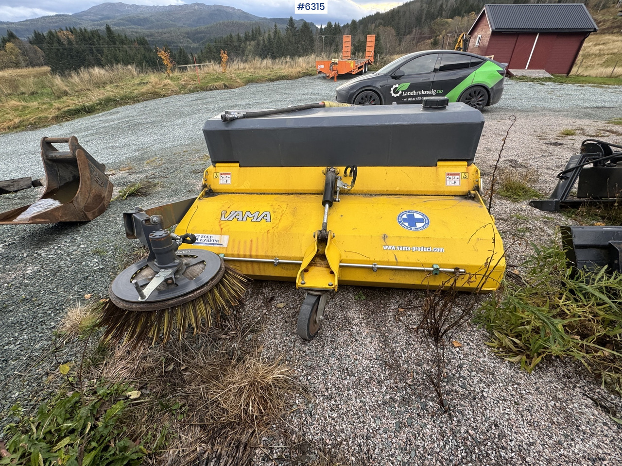 2016 VAMA 2000 Sweeping broom w/ side broom - Chổi: hình 3 2016 VAMA 2000 Sweeping broom w/ side broom - Chổi: hình 3