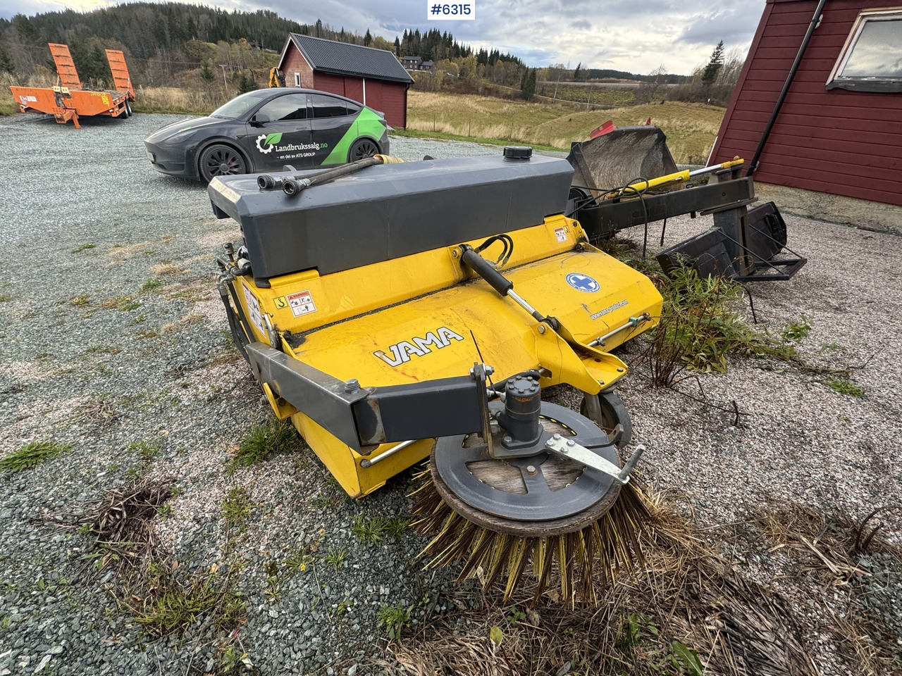 2016 VAMA 2000 Sweeping broom w/ side broom - Chổi: hình 4 2016 VAMA 2000 Sweeping broom w/ side broom - Chổi: hình 4