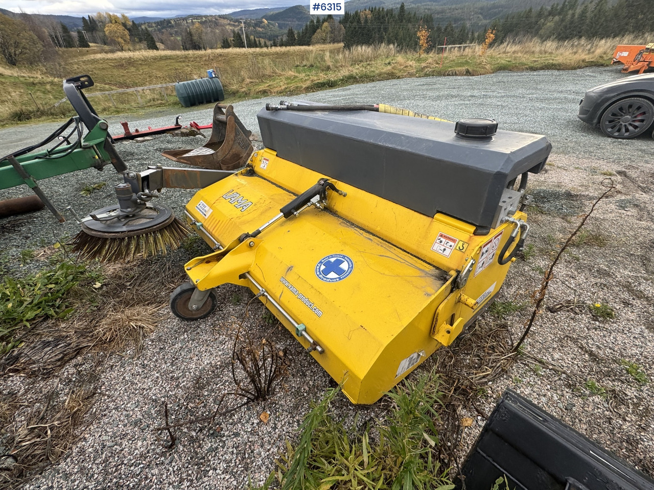 2016 VAMA 2000 Sweeping broom w/ side broom - Chổi: hình 2 2016 VAMA 2000 Sweeping broom w/ side broom - Chổi: hình 2