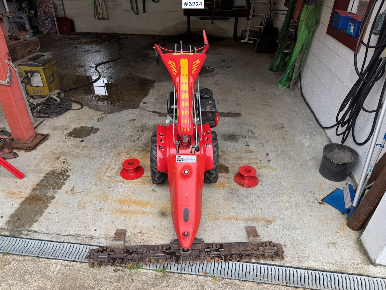2017 MAB 135 Two-wheel mower - Trang thiết bị dàn trải: hình 1 2017 MAB 135 Two-wheel mower - Trang thiết bị dàn trải: hình 1