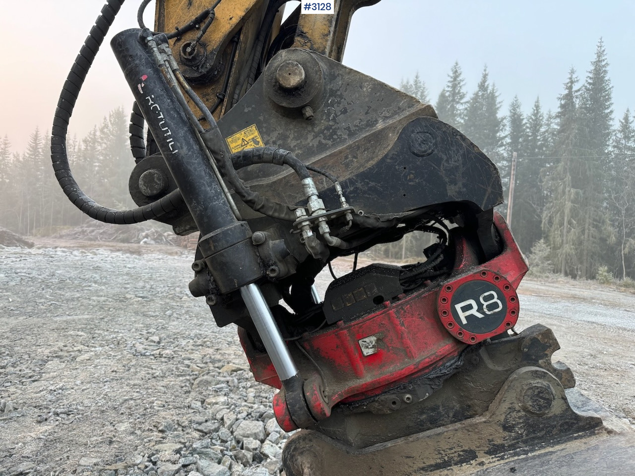 Máy xúc 2018 Cat 323-07 with rototilt, grading bucket, and digging bucket: hình 42