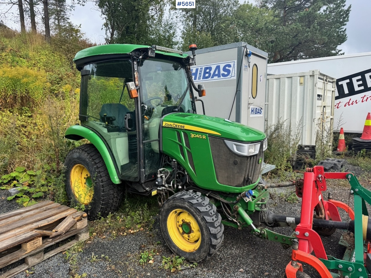 2018 John Deere 3045R with front hydraulics and front PTO - Máy cày: hình 2 2018 John Deere 3045R with front hydraulics and front PTO - Máy cày: hình 2