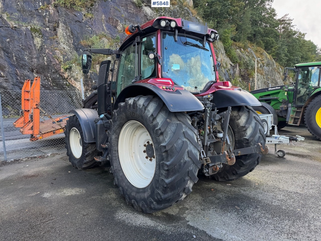 Máy cày 2018 Valtra N174 w/ front loader and plow plate.: hình 8
