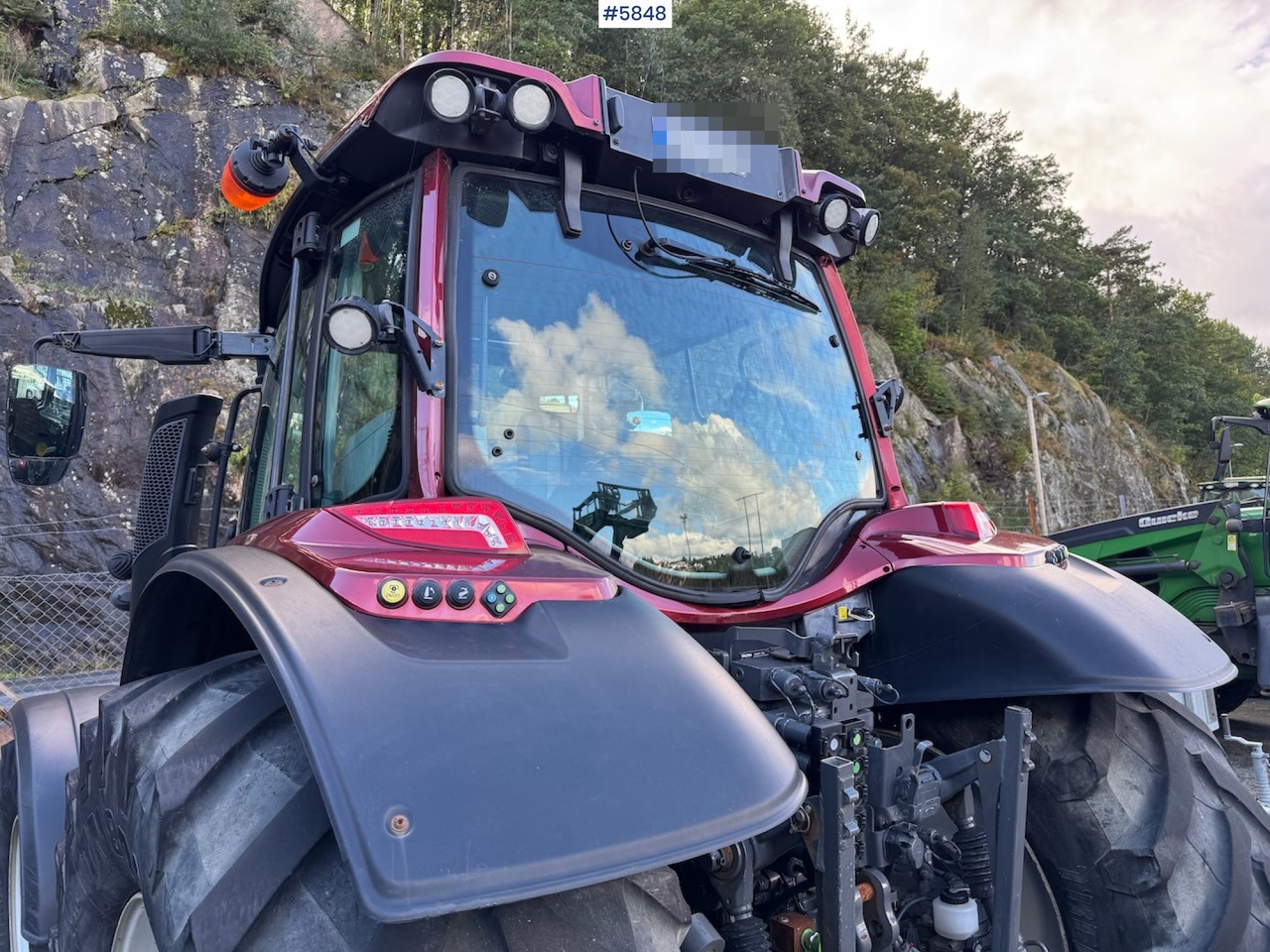 Máy cày 2018 Valtra N174 w/ front loader and plow plate.: hình 9