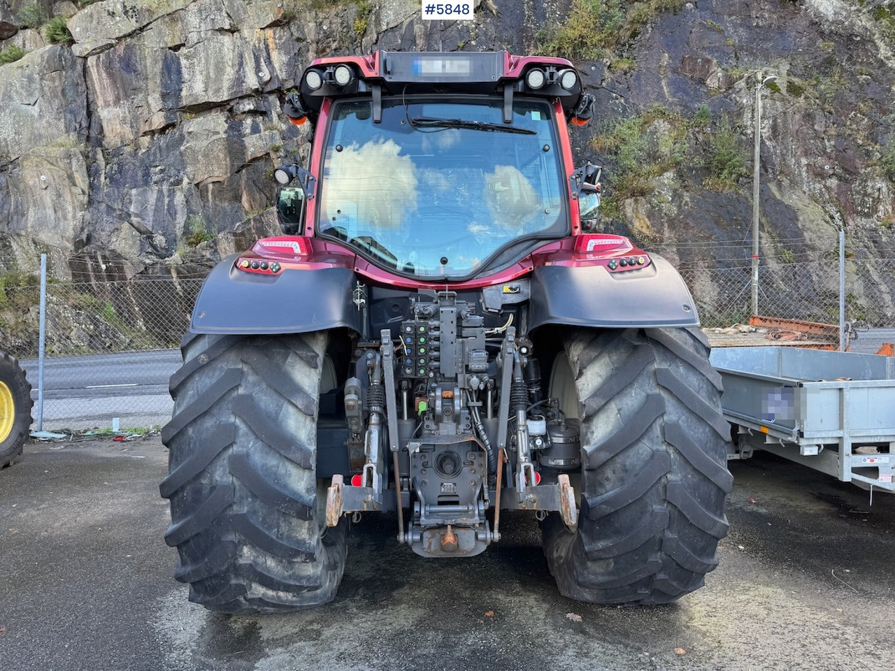 Máy cày 2018 Valtra N174 w/ front loader and plow plate.: hình 10
