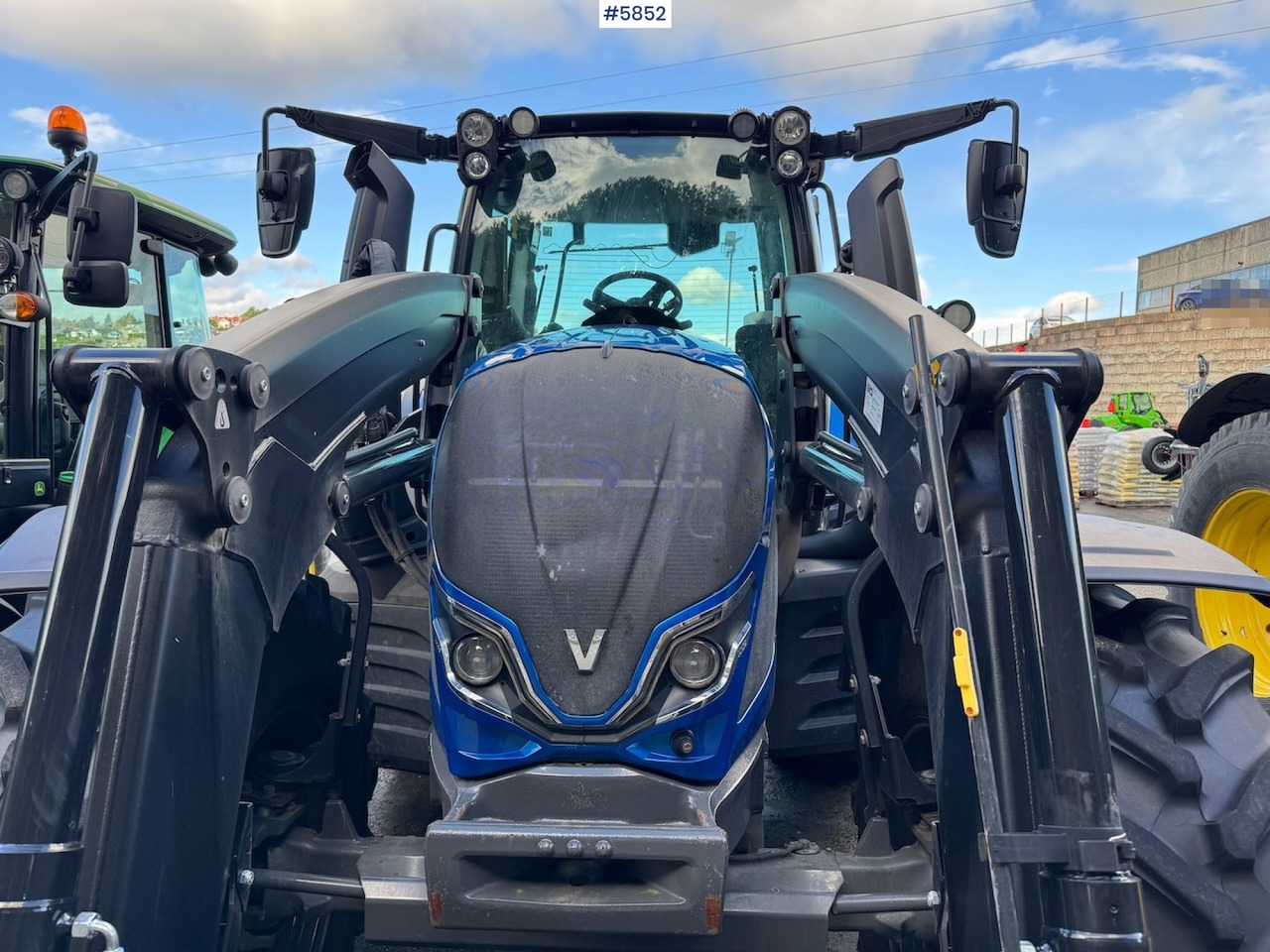 2022 Valtra N175 w/ front loader. - Máy cày: hình 3 2022 Valtra N175 w/ front loader. - Máy cày: hình 3