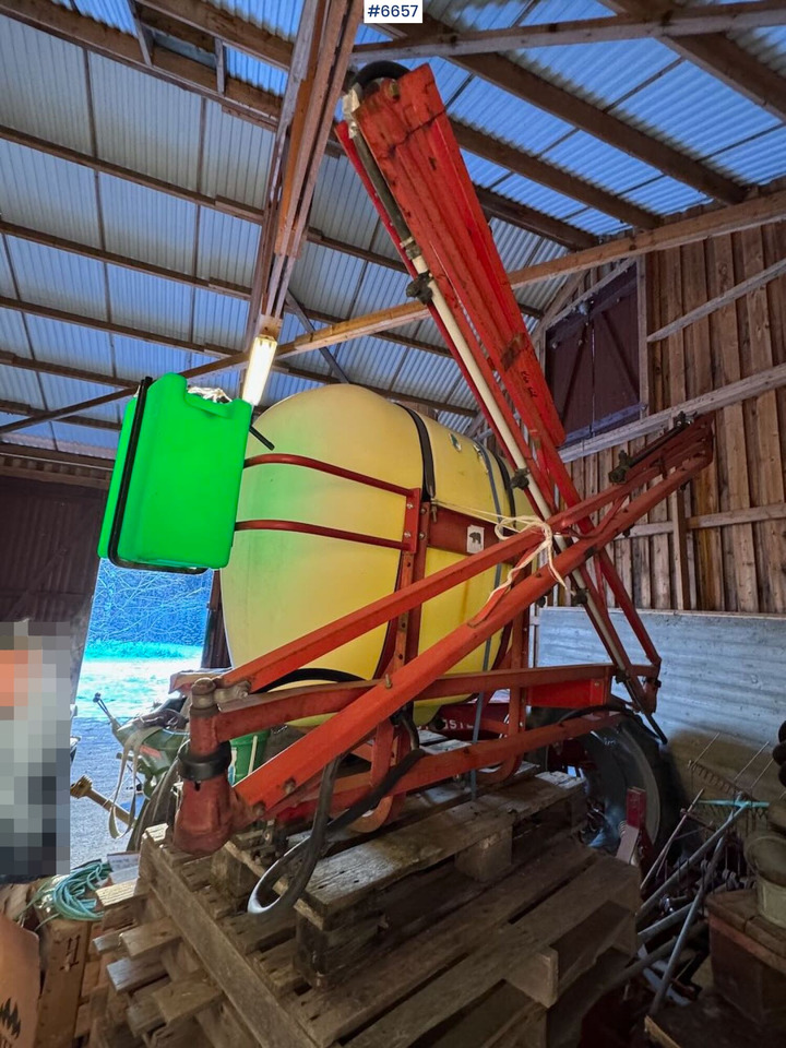 Hardi field sprayer, 8 meters - Máy xịt: hình 1 Hardi field sprayer, 8 meters - Máy xịt: hình 1