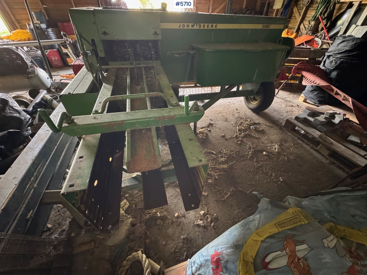 John Deere 336 Square baler. - Trang thiết bị dàn trải: hình 5 John Deere 336 Square baler. - Trang thiết bị dàn trải: hình 5