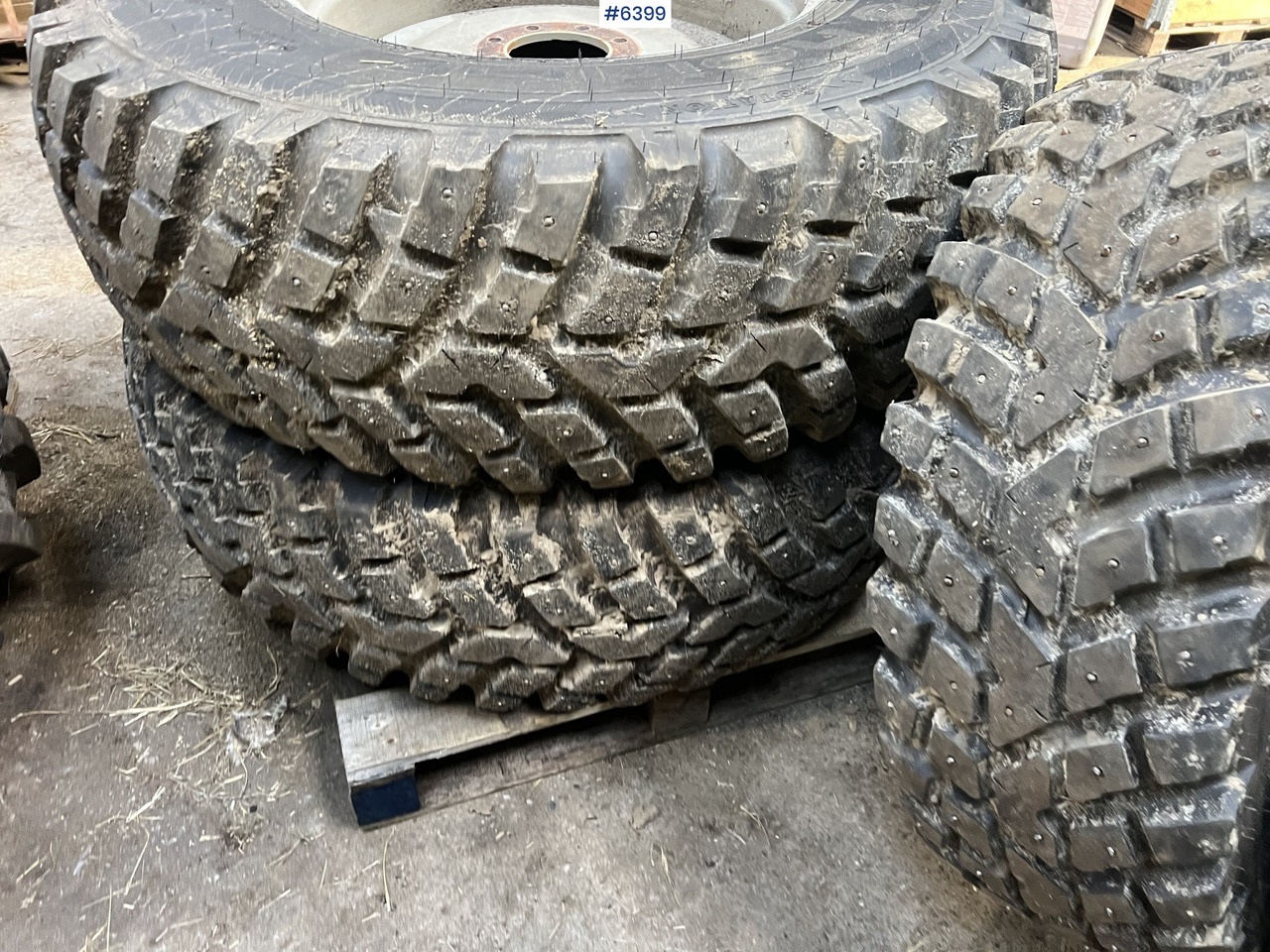 Nokian tri 2 studded tires for tractors - Bánh xe cho Máy móc nông nghiệp: hình 5 Nokian tri 2 studded tires for tractors - Bánh xe cho Máy móc nông nghiệp: hình 5