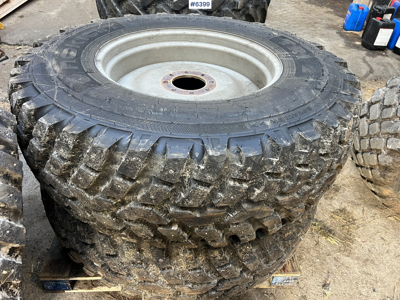 Nokian tri 2 studded tires for tractors - Bánh xe cho Máy móc nông nghiệp: hình 1 Nokian tri 2 studded tires for tractors - Bánh xe cho Máy móc nông nghiệp: hình 1