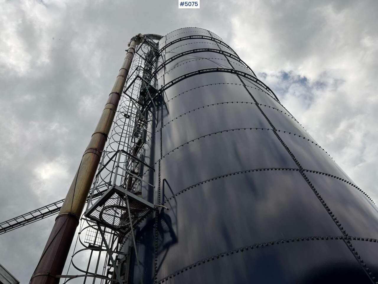 Silo with Filling Auger and Fan - Trang thiết bị gia súc: hình 3 Silo with Filling Auger and Fan - Trang thiết bị gia súc: hình 3