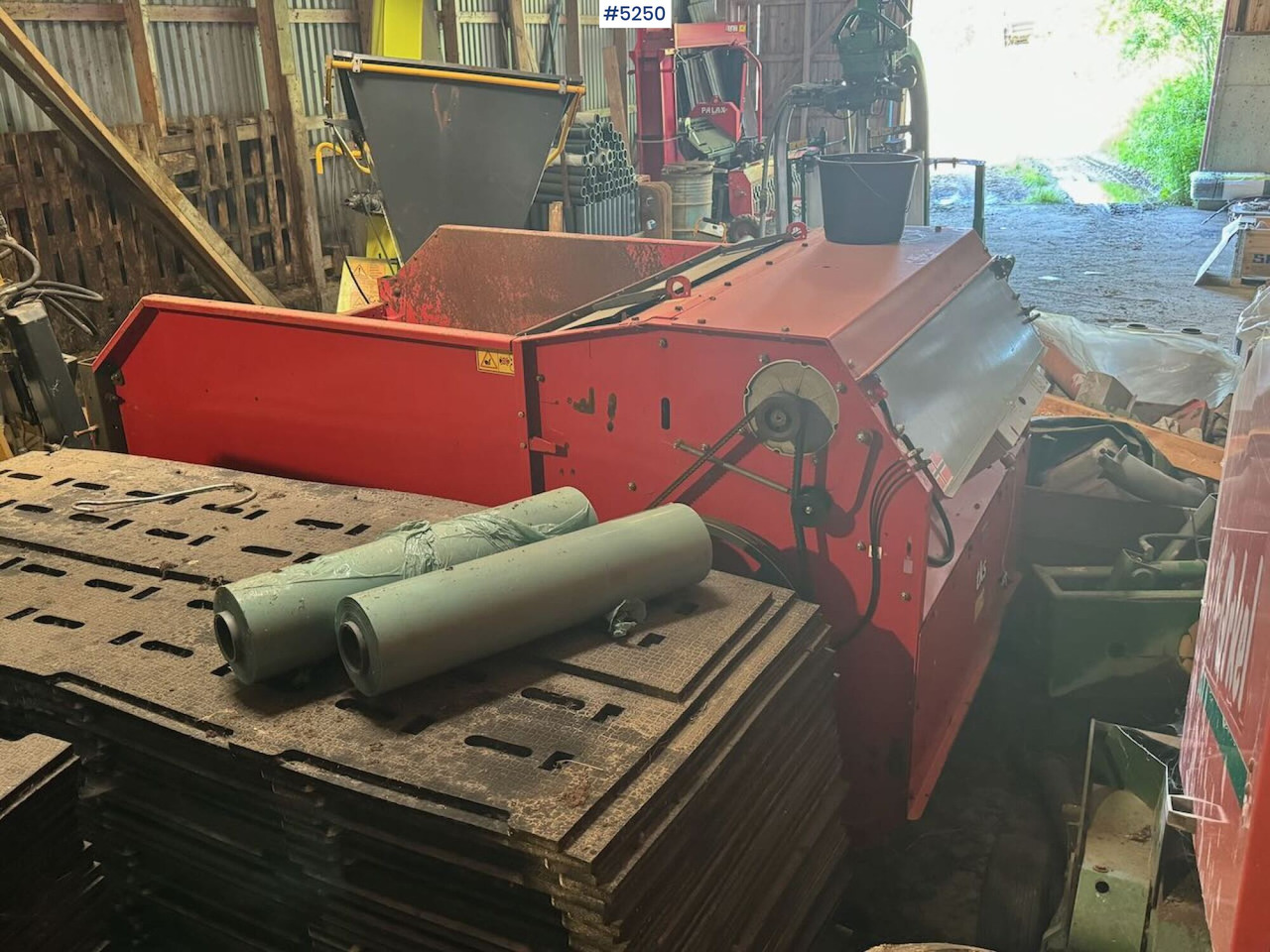 TKS K2 CombiCutter (round‑bale shredder/feeder machine) - Trang thiết bị dàn trải: hình 4 TKS K2 CombiCutter (round‑bale shredder/feeder machine) - Trang thiết bị dàn trải: hình 4