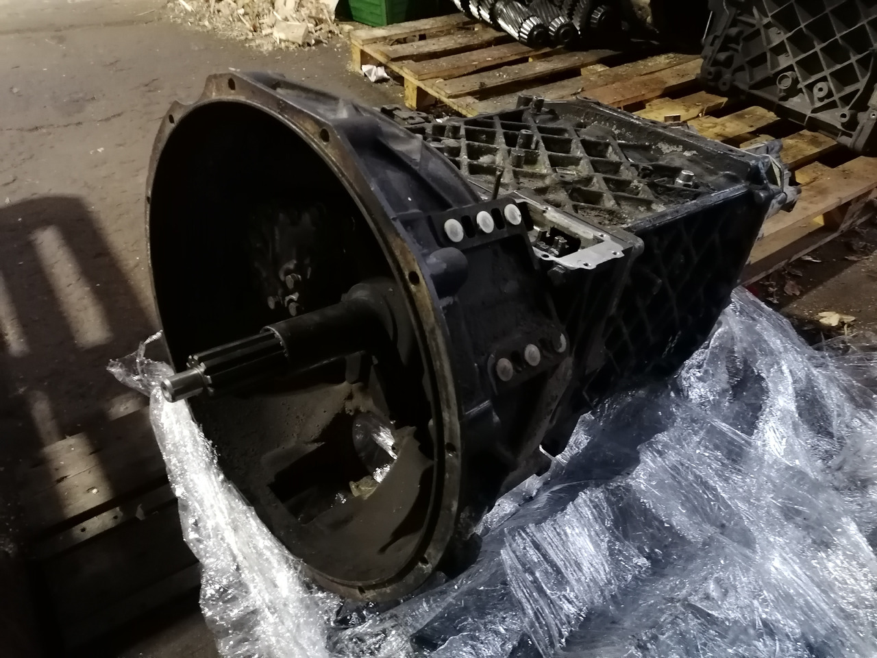 MAN DAF REMANUFACTURED gearbox ZF 16S151 ratio 0,84 - Hộp số: hình 2 MAN DAF REMANUFACTURED gearbox ZF 16S151 ratio 0,84 - Hộp số: hình 2