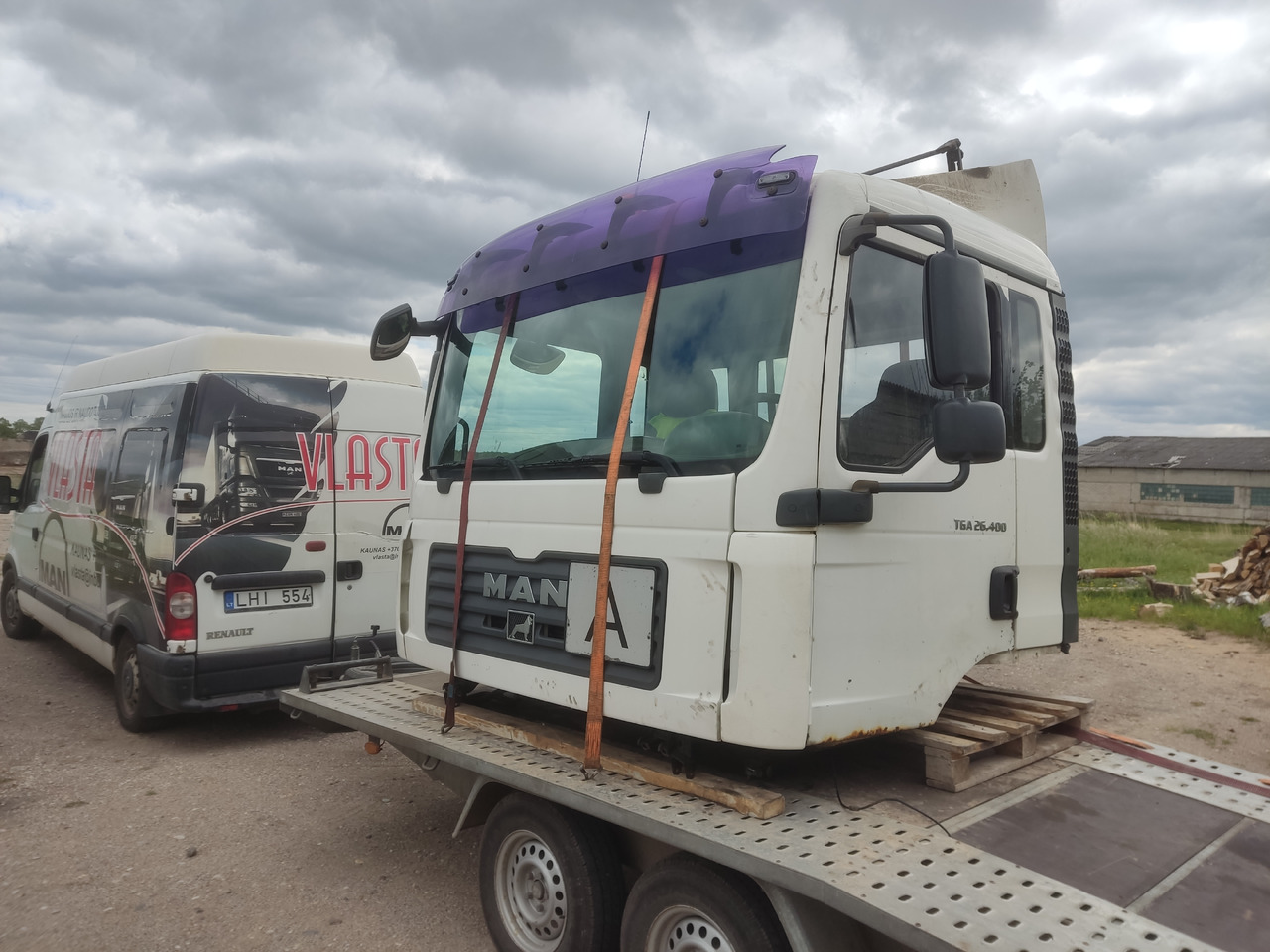 MAN cab F99/L17 - Cabin: hình 2 MAN cab F99/L17 - Cabin: hình 2
