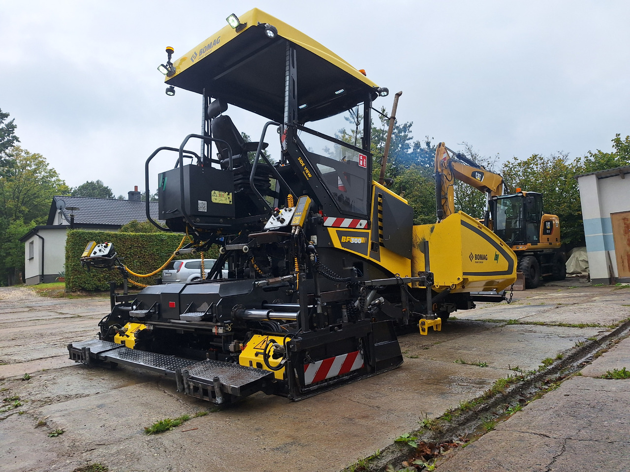 Bomag Bf 300C-3 - Máy lát nhựa đường: hình 3 Bomag Bf 300C-3 - Máy lát nhựa đường: hình 3