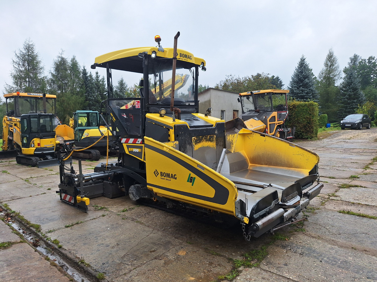 Bomag Bf 300C-3 - Máy lát nhựa đường: hình 2 Bomag Bf 300C-3 - Máy lát nhựa đường: hình 2