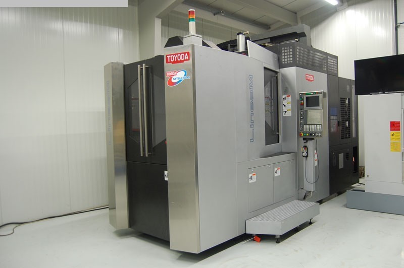 TOYODA Lineam III - Máy gia công trung tâm CNC: hình 1 TOYODA Lineam III - Máy gia công trung tâm CNC: hình 1