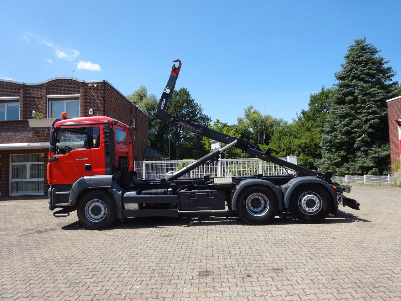 MAN 26.360 TGA PALFINGER Abroller 6x2-4 Hydrodrive - Xe tải nâng móc: hình 2 MAN 26.360 TGA PALFINGER Abroller 6x2-4 Hydrodrive - Xe tải nâng móc: hình 2