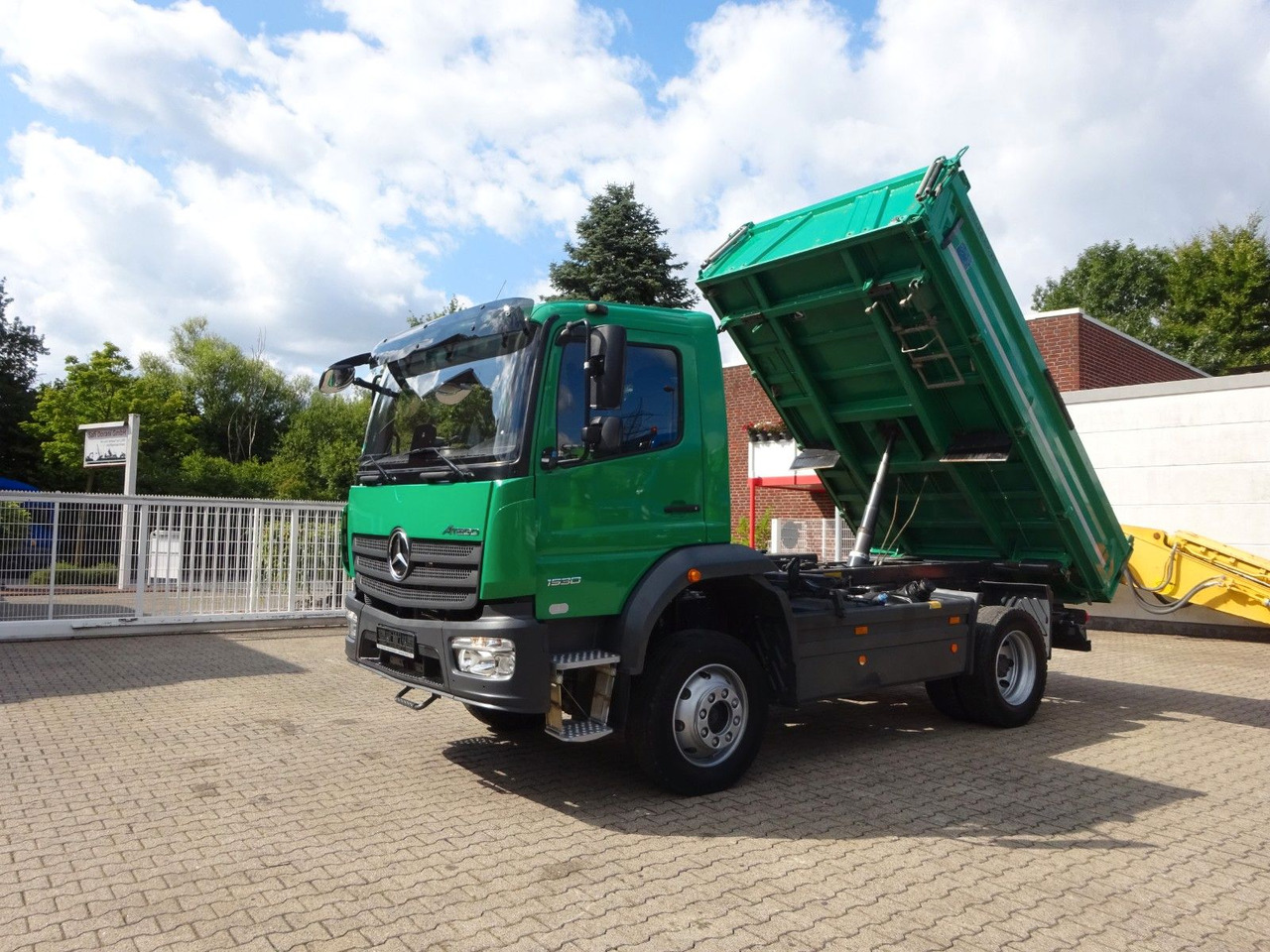 Mercedes-Benz 1530 Atego MEILLER 3Skipper 4x4 - Xe ben: hình 1 Mercedes-Benz 1530 Atego MEILLER 3Skipper 4x4 - Xe ben: hình 1