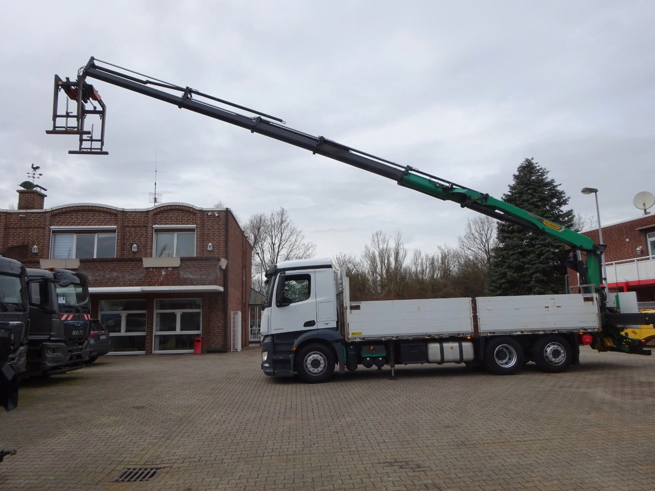 Mercedes-Benz 2543 Antos Baustoff +PK 26001 bis 20 m Auslage Mercedes-Benz 2543 Antos Baustoff +PK 26001 bis 20 m Auslage - Xe cẩu tự hành, Xe tải thùng lửng/ Phẳng: hình 4 Mercedes-Benz 2543 Antos Baustoff +PK 26001 bis 20 m Auslage Mercedes-Benz 2543 Antos Baustoff +PK 26001 bis 20 m Auslage - Xe cẩu tự hành, Xe tải thùng lửng/ Phẳng: hình 4