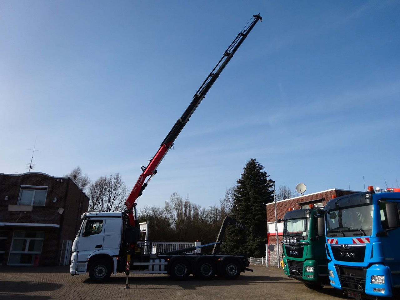 Mercedes-Benz 3248 Fassi Abroller + Fassi F275A 8x4 TRIDEM - Xe cẩu tự hành: hình 3 Mercedes-Benz 3248 Fassi Abroller + Fassi F275A 8x4 TRIDEM - Xe cẩu tự hành: hình 3