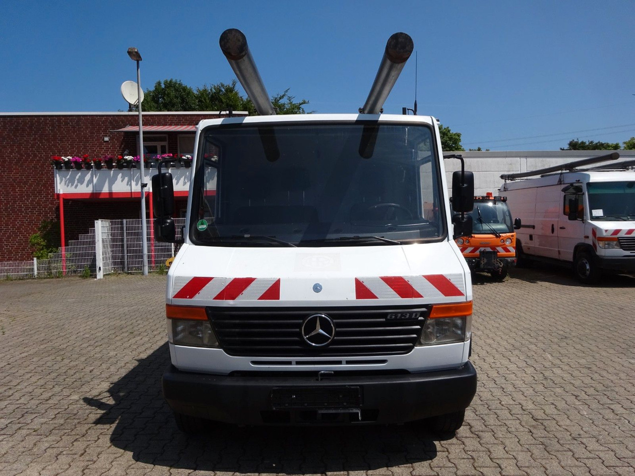 Mercedes-Benz 613D Vario Kasten 4x2 - Xe van chở hàng: hình 4 Mercedes-Benz 613D Vario Kasten 4x2 - Xe van chở hàng: hình 4