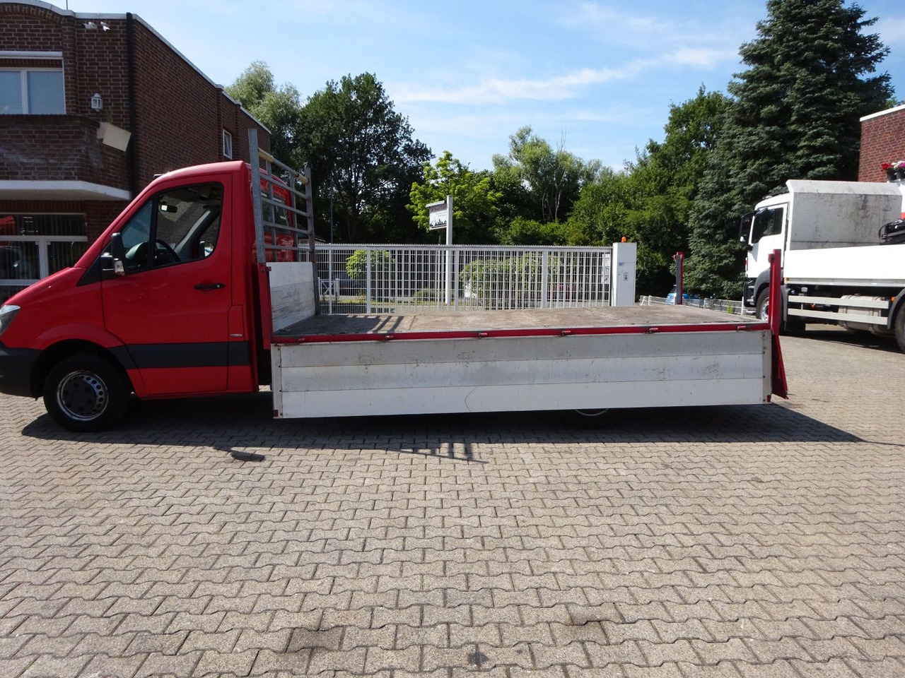 Mercedes-Benz Sprinter Pritsche 519CDI Bluetec 4x2 - Xe tải nhỏ phẳng: hình 4 Mercedes-Benz Sprinter Pritsche 519CDI Bluetec 4x2 - Xe tải nhỏ phẳng: hình 4