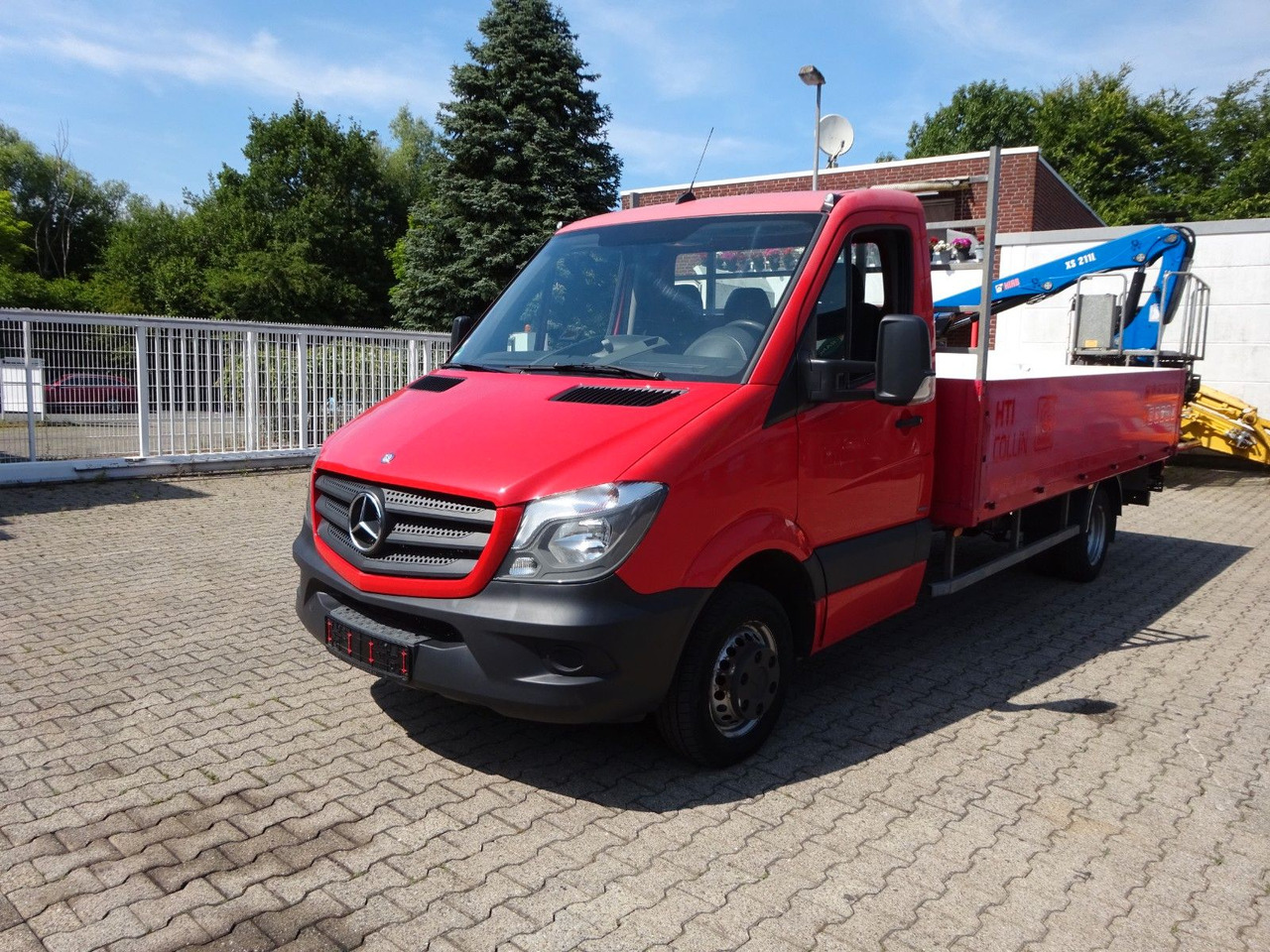 Mercedes-Benz Sprinter Pritsche 519CDI Bluetec 4x2 - Xe tải nhỏ phẳng: hình 1 Mercedes-Benz Sprinter Pritsche 519CDI Bluetec 4x2 - Xe tải nhỏ phẳng: hình 1