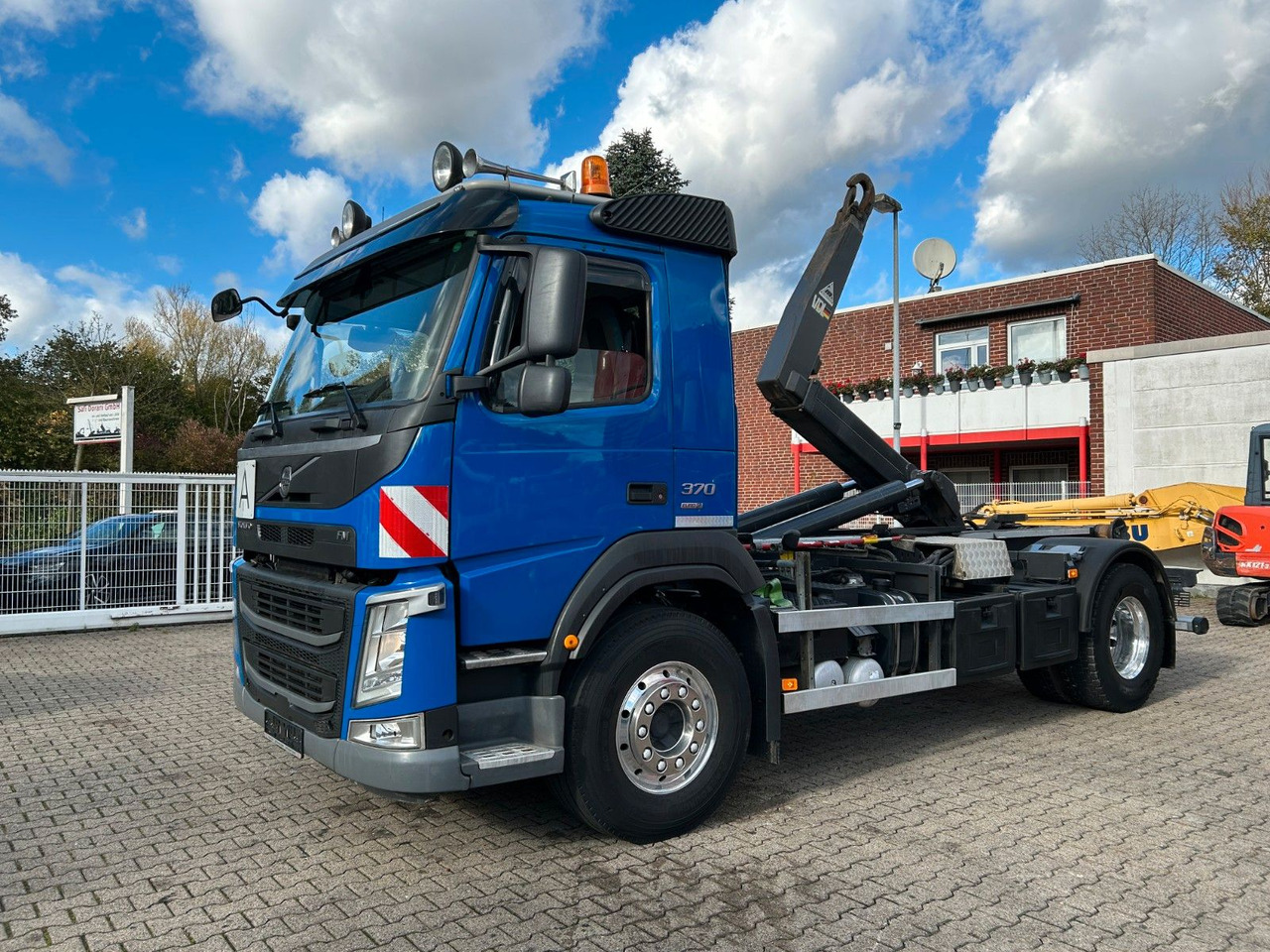 Volvo FM 370 VDL Abroller 4x2 - Xe tải nâng móc: hình 1 Volvo FM 370 VDL Abroller 4x2 - Xe tải nâng móc: hình 1