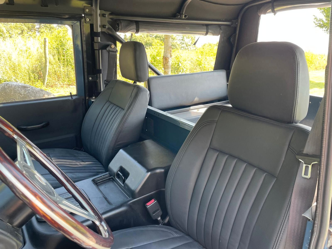 Xe bán tải Land Rover LR Defender 90 Soft Top V8 Automatic 60000 brutt Land Rover LR Defender 90 SoftTop V8 Automatic: hình 21