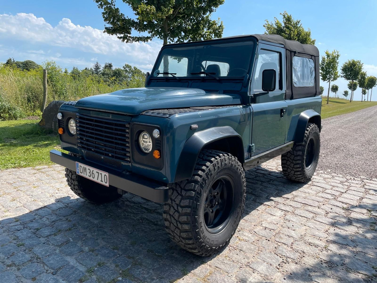 Land Rover LR Defender 90 Soft Top V8 Automatic 60000 brutt Land Rover LR Defender 90 SoftTop V8 Automatic - Xe bán tải: hình 1 Land Rover LR Defender 90 Soft Top V8 Automatic 60000 brutt Land Rover LR Defender 90 SoftTop V8 Automatic - Xe bán tải: hình 1