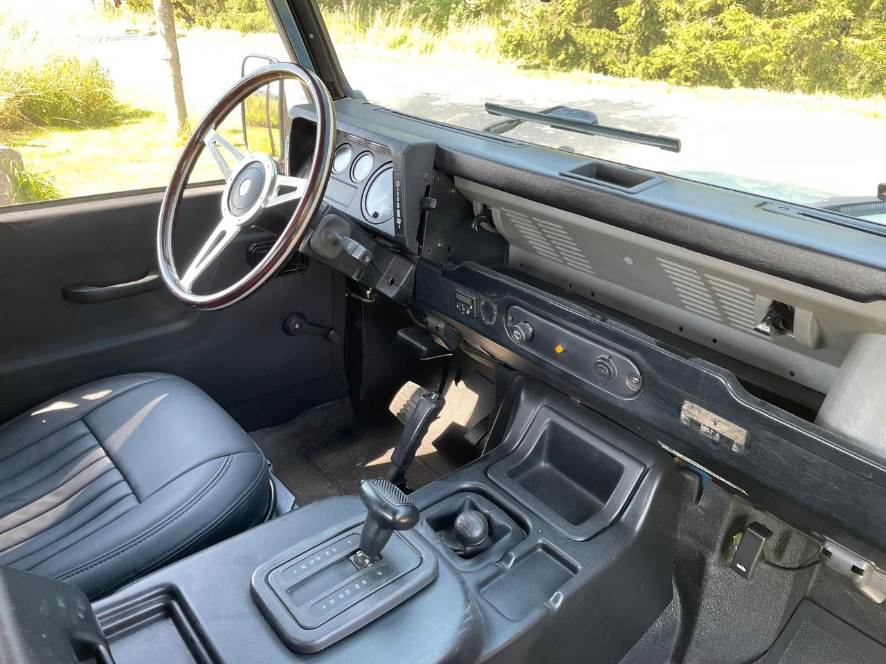 Xe bán tải Land Rover LR Defender 90 Soft Top V8 Automatic 60000 brutt Land Rover LR Defender 90 SoftTop V8 Automatic: hình 18