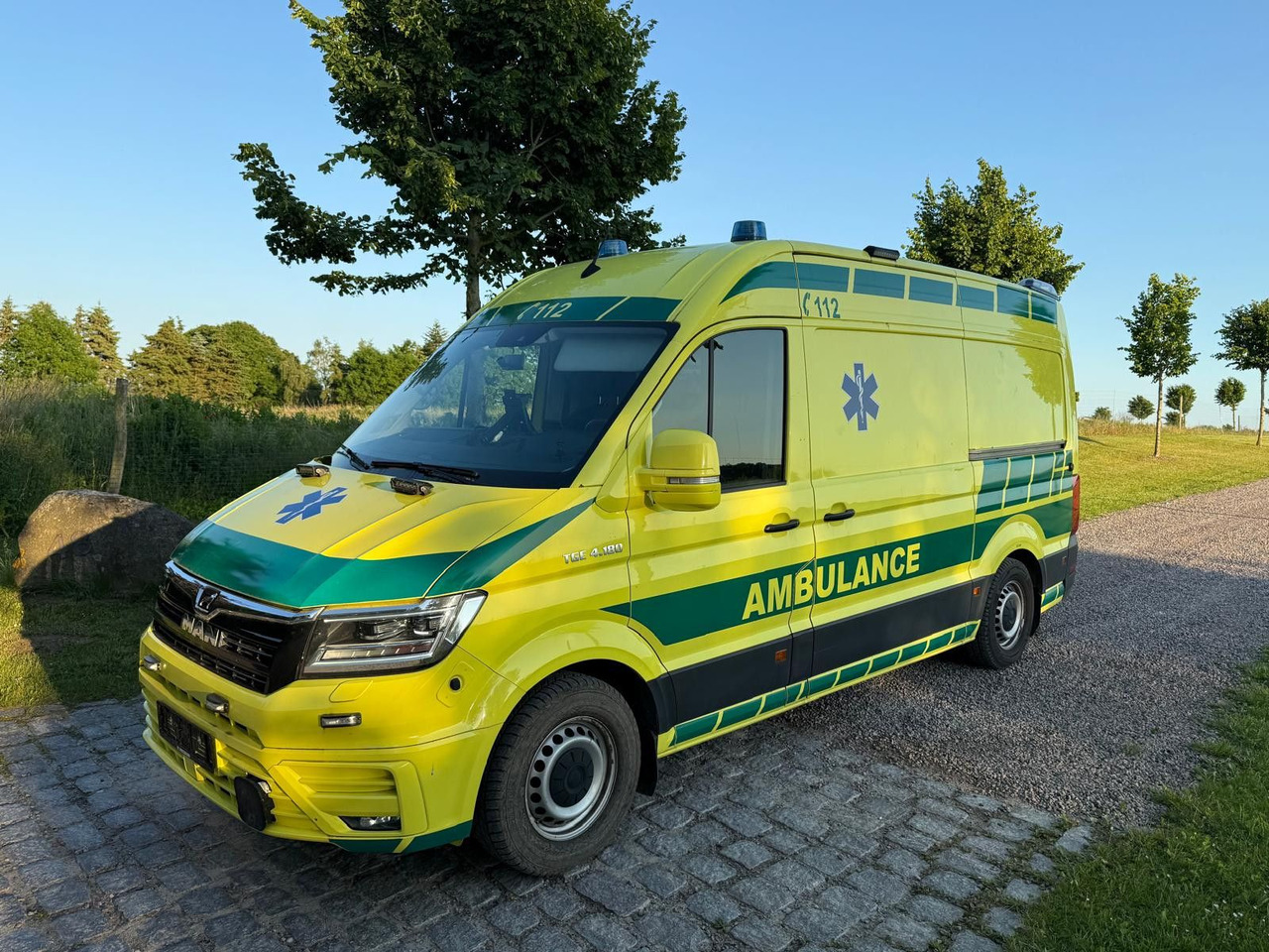 MAN TGE 4.180 Ambulance * 29 800 € netto *RESERVED - Xe cứu thương: hình 2 MAN TGE 4.180 Ambulance * 29 800 € netto *RESERVED - Xe cứu thương: hình 2