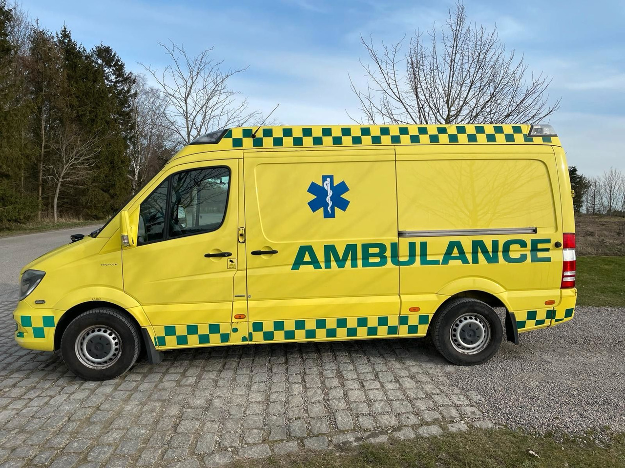 Mercedes-Benz Sprinter 316CDI Aut AMBULANCE - Xe cứu thương: hình 2 Mercedes-Benz Sprinter 316CDI Aut AMBULANCE - Xe cứu thương: hình 2