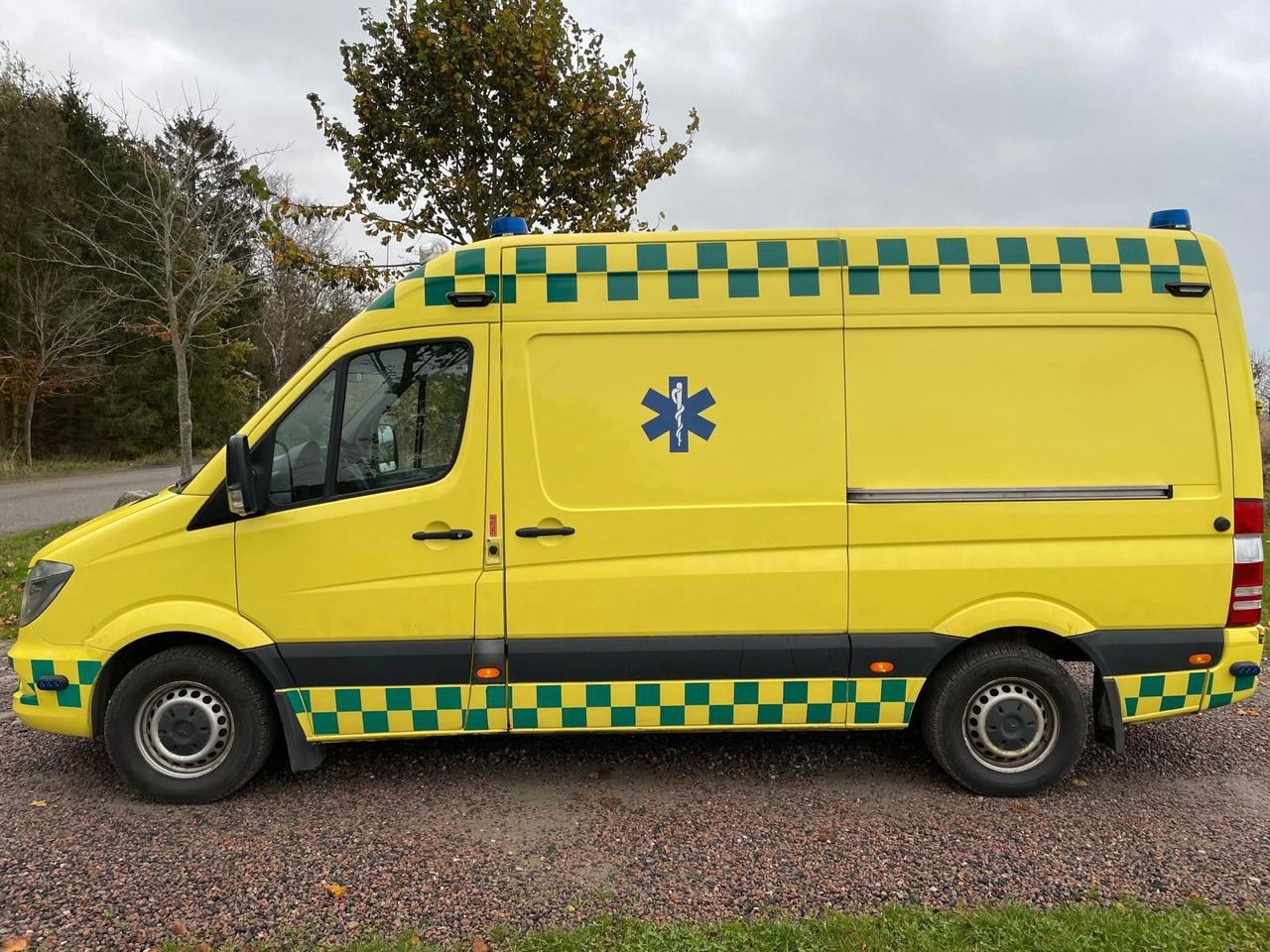 Mercedes-Benz Sprinter II Kasten 316 CDI Aut Ambulance - Xe cứu thương: hình 2 Mercedes-Benz Sprinter II Kasten 316 CDI Aut Ambulance - Xe cứu thương: hình 2