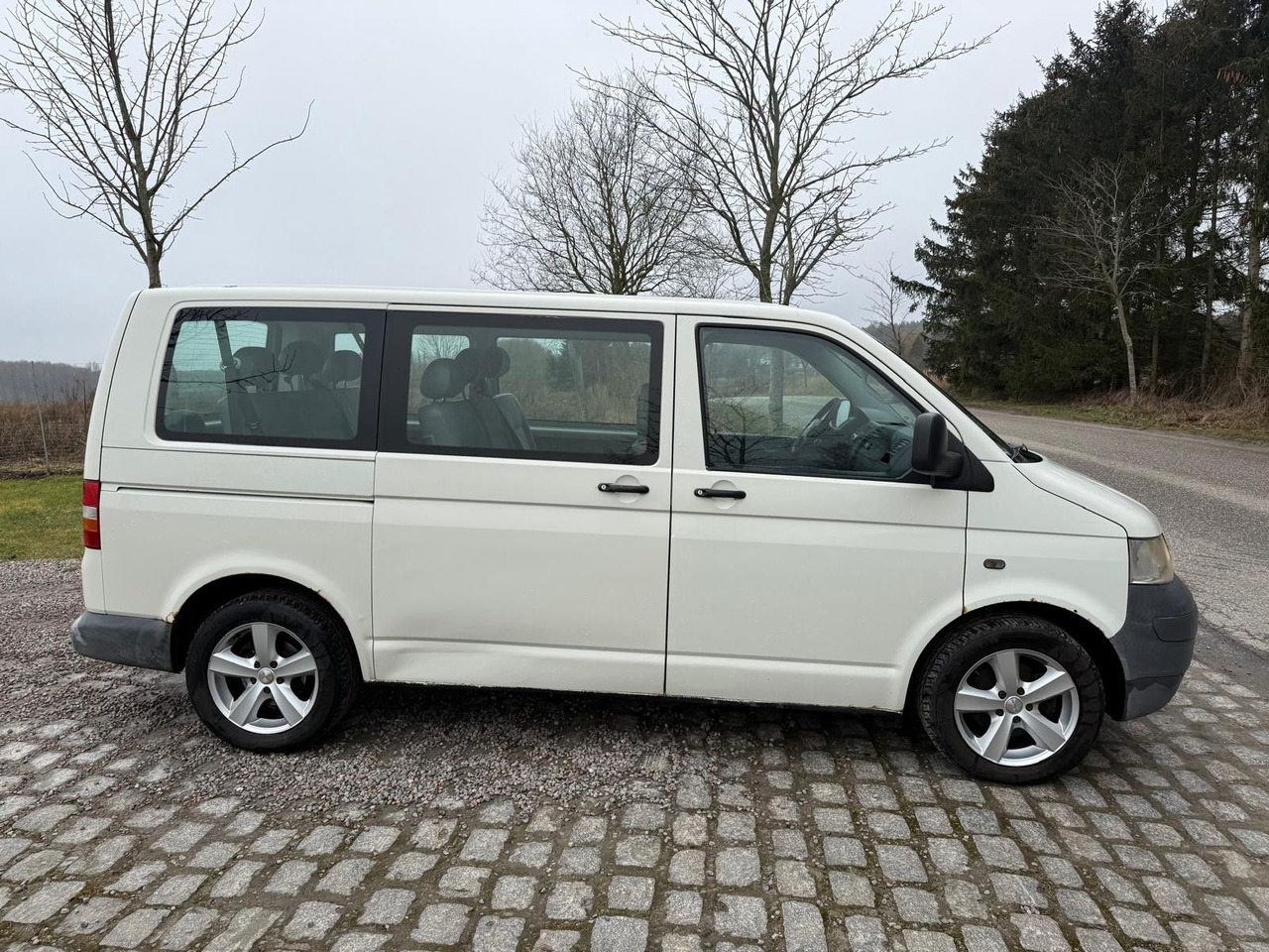 Volkswagen T5 Transporter 1.9 TDI *9 Sitze *RESERVED RO - Xe van chở khách: hình 5 Volkswagen T5 Transporter 1.9 TDI *9 Sitze *RESERVED RO - Xe van chở khách: hình 5