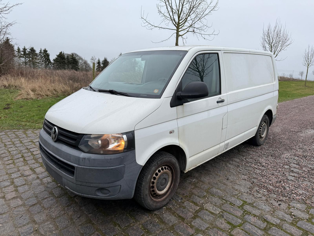 Volkswagen T5 Transporter 2.0 TDI Kasten *RESERVED Ro - Xe van nhỏ gọn: hình 3 Volkswagen T5 Transporter 2.0 TDI Kasten *RESERVED Ro - Xe van nhỏ gọn: hình 3