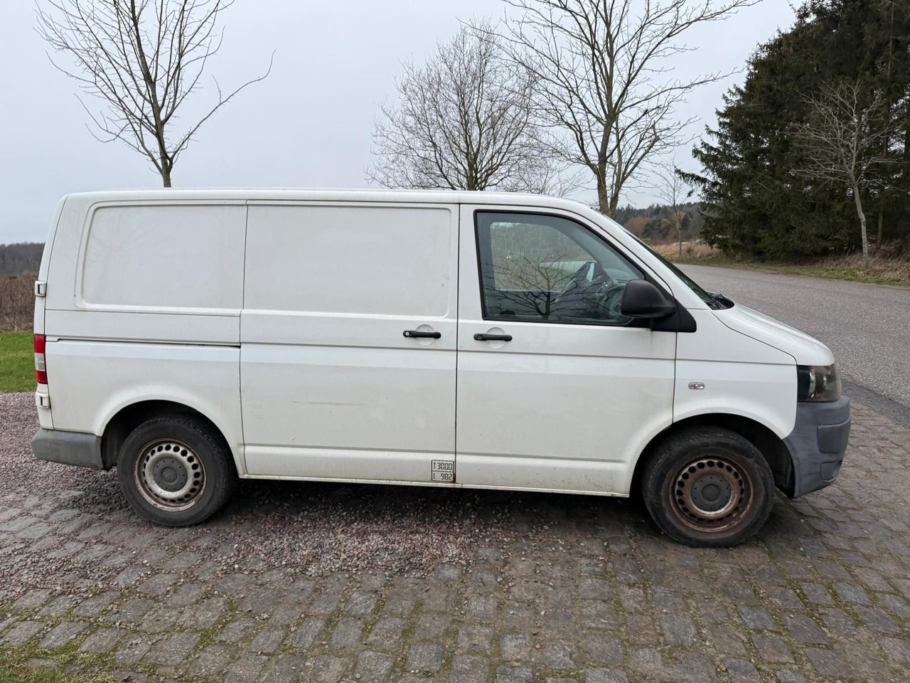 Volkswagen T5 Transporter 2.0 TDI Kasten *RESERVED Ro - Xe van nhỏ gọn: hình 4 Volkswagen T5 Transporter 2.0 TDI Kasten *RESERVED Ro - Xe van nhỏ gọn: hình 4