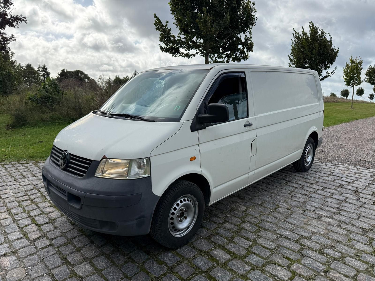 Volkswagen T5 Transporter 2.5 TDI Kasten lang - Xe van nhỏ gọn: hình 2 Volkswagen T5 Transporter 2.5 TDI Kasten lang - Xe van nhỏ gọn: hình 2