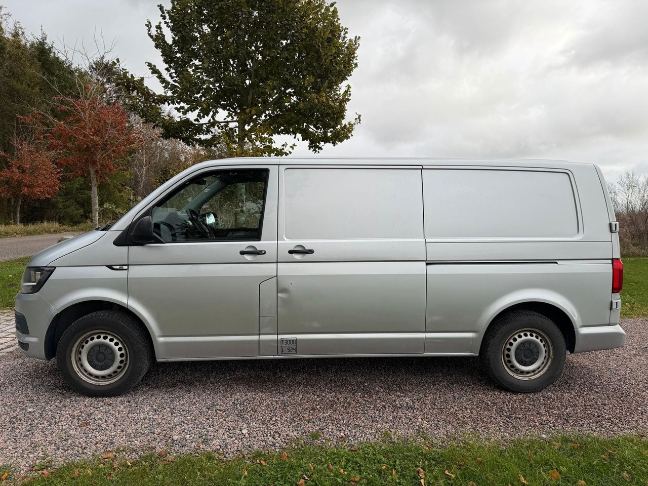 Volkswagen T6 Transporter Kasten lang - Xe van chở khách: hình 2 Volkswagen T6 Transporter Kasten lang - Xe van chở khách: hình 2