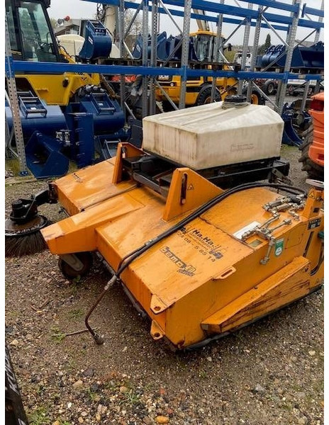 Bema 40 Classic 2050 Kehrbesen 2.200 EUR - Chổi cho Máy móc xây dựng: hình 4 Bema 40 Classic 2050 Kehrbesen 2.200 EUR - Chổi cho Máy móc xây dựng: hình 4