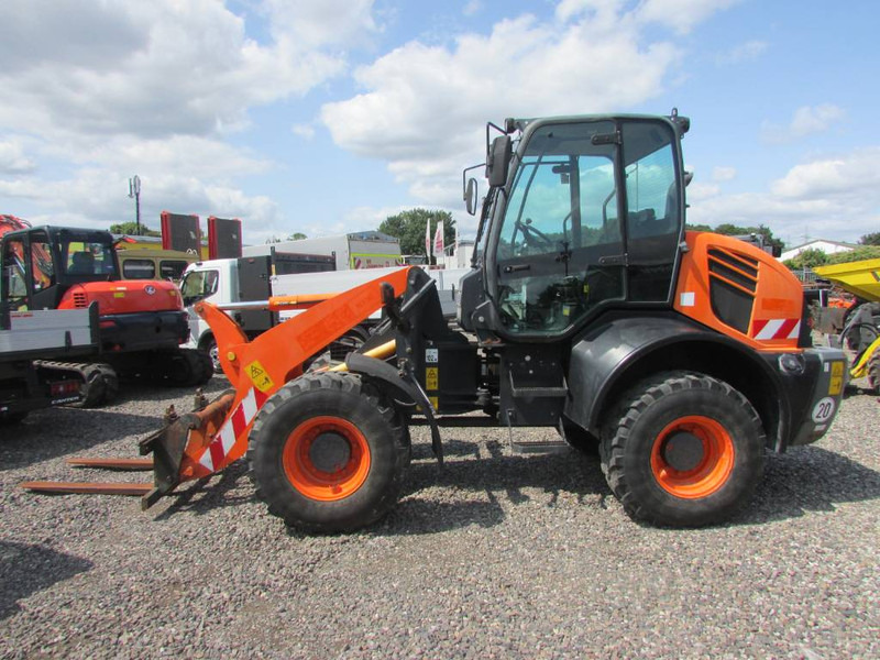 Komatsu WA 100 M-7 Radlader 31.000 EUR - Máy xúc lật bánh lốp: hình 1 Komatsu WA 100 M-7 Radlader 31.000 EUR - Máy xúc lật bánh lốp: hình 1