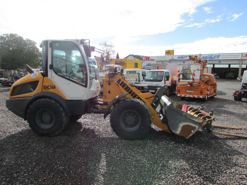 Liebherr L 506 Compact Radlader 46.500 EUR netto L506C - Máy xúc lật bánh lốp: hình 1 Liebherr L 506 Compact Radlader 46.500 EUR netto L506C - Máy xúc lật bánh lốp: hình 1