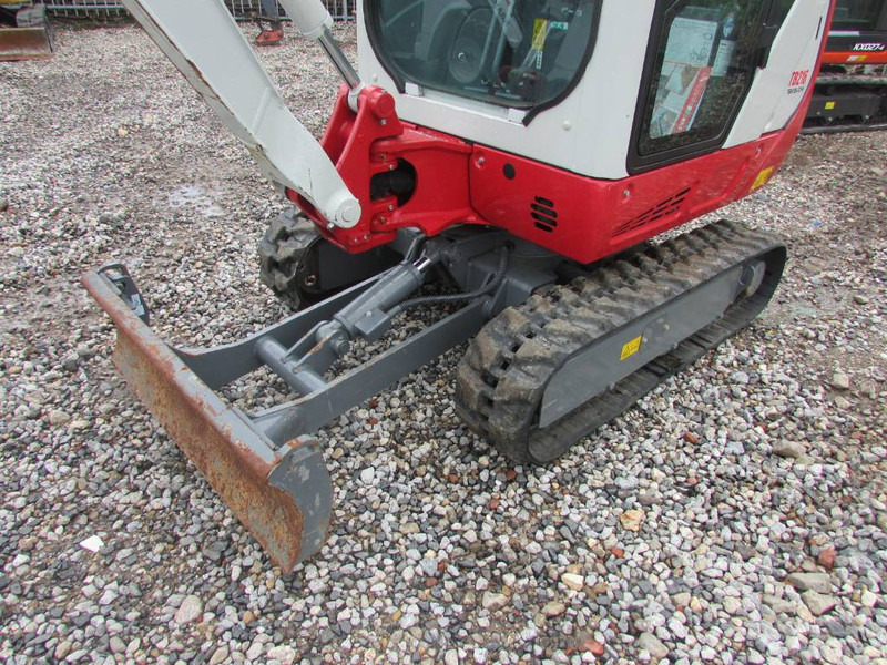 Takeuchi TB 216 V3 Minibagger 25.500 EUR - Máy xúc mini: hình 2 Takeuchi TB 216 V3 Minibagger 25.500 EUR - Máy xúc mini: hình 2