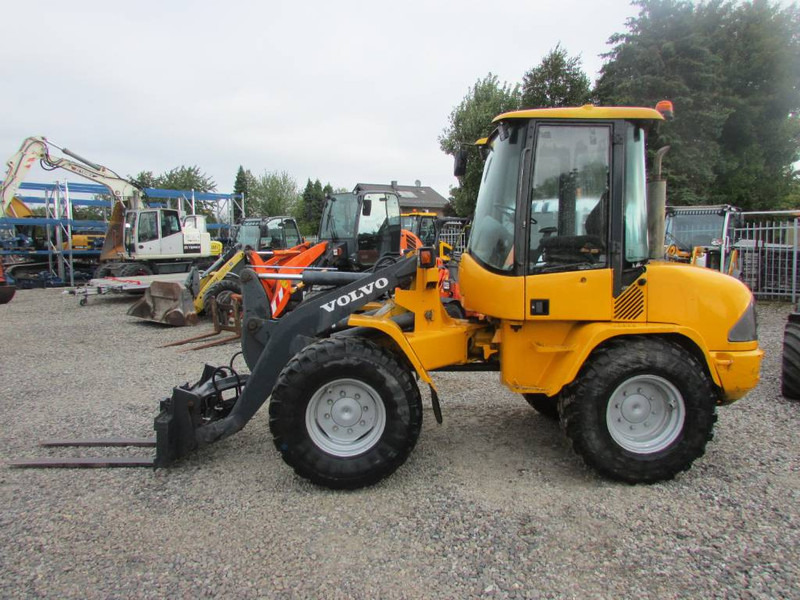 Volvo L 35 B-Z Radlader 16.000 EUR - Máy xúc lật bánh lốp: hình 1 Volvo L 35 B-Z Radlader 16.000 EUR - Máy xúc lật bánh lốp: hình 1