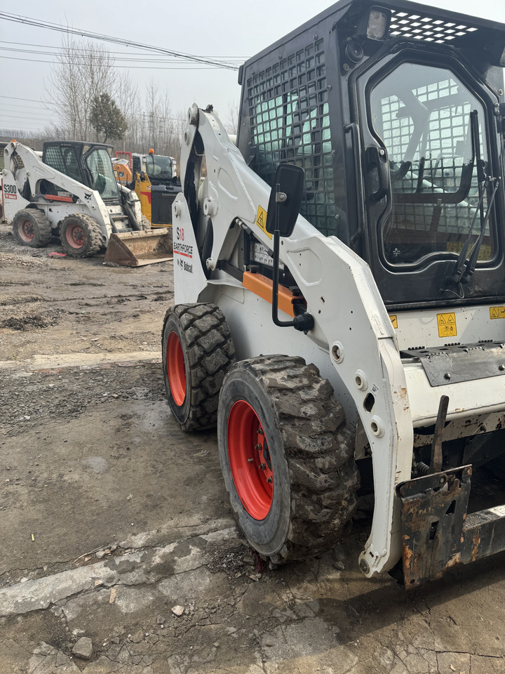 BOBCAT S18 - Máy xúc lật đa năng: hình 4 BOBCAT S18 - Máy xúc lật đa năng: hình 4