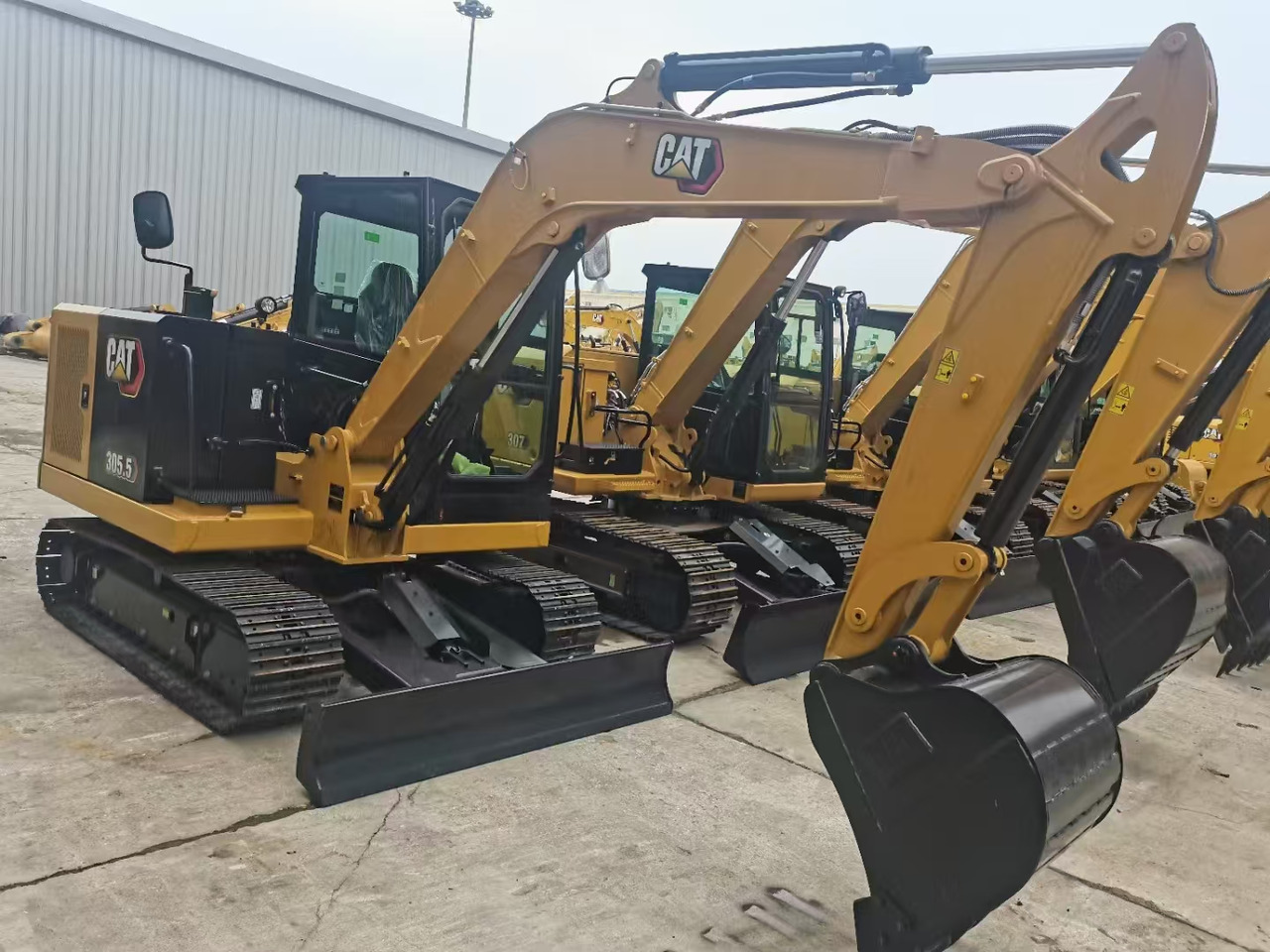 CAT 305.5E2 - Máy xúc mini: hình 4 CAT 305.5E2 - Máy xúc mini: hình 4