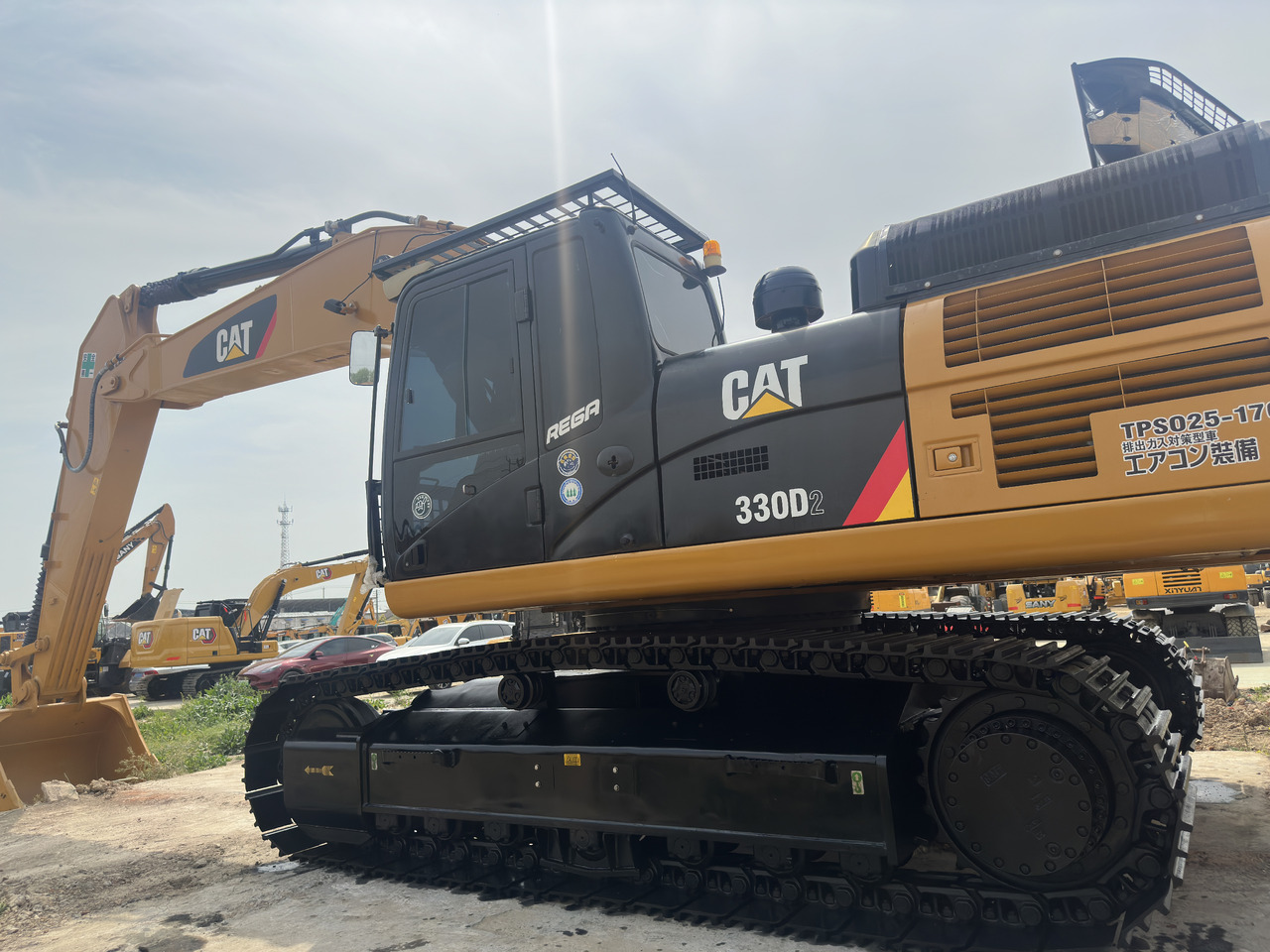 CATERPILLAR 330D2 - Máy xúc bánh xích: hình 1 CATERPILLAR 330D2 - Máy xúc bánh xích: hình 1